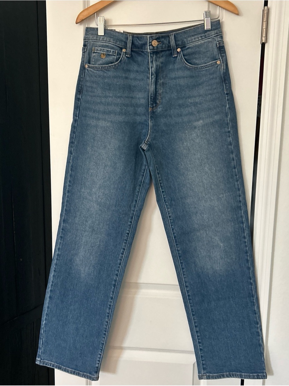 Gloria Vanderbilt Women's Relaxed Straight Leg Jean, Dark Blue, Size: 6, New
